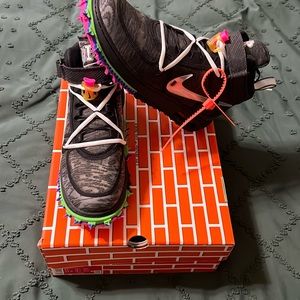 Nike Air Force 1 Mid X Off White Colab. NWT Size 11
(black)